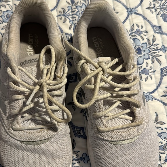 Cloud foam adidas sneakers - Picture 3 of 5